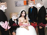 9月最新，群P場面極度淫亂！頭頂綠油油的男人找單位的4個男同事來干自己的老婆【萍夫人】