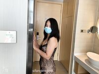 只被她老公操過的良家美少婦被大神日懵逼了 蹭兩下騷穴就濕潤直接整根插入 高清