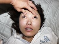 最新真實迷玩公司女同事 開口器 暴力翻 抽插各種玩弄 特寫無套抽插小穴 超清4K