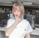 《台灣情侶泄密》冒充舞蹈老師讓聲音很嗲的嫩妹 掰開鮑魚看看是否處女