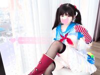 極品嬌嫩小萌妹『LepALu』極品粉嫩萌妹 藍色水手服 強制後入懟操 太嫩了 藍色水手服