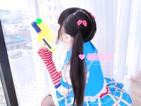 極品嬌嫩小萌妹『LepALu』極品粉嫩萌妹 藍色水手服 強制後入懟操 太嫩了 藍色水手服