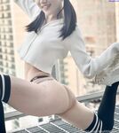 一字馬又馬甲線的舞蹈練習生yoxi 下海，解鎖一字馬姿勢做愛太溜了，蘿莉和御姐的結合體，天然粉逼太緊了 要輕輕地插進去