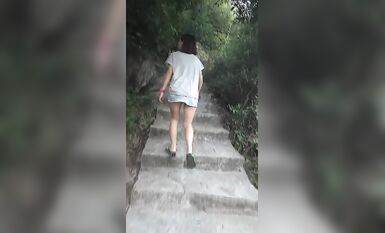 戶外露出界鼻祖！曾火遍全網的美臀反差人妻【人間精靈】景區人前放肆露出+野戰車震無水全套 (21)