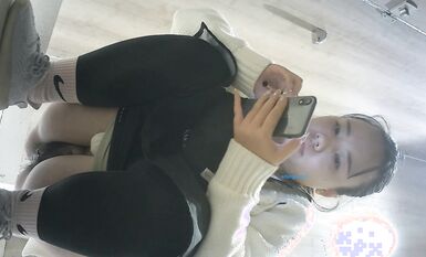 【精選廁拍】奶茶店全景偷拍多位漂亮的妹紙們2  (12)