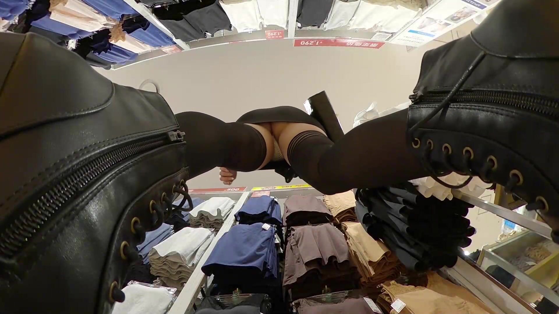 【フルHD 超高畫質】【後編】Hカップ美女のノーブラ乳首がビンビン！ぷるるんと暴れ狂うエロ柔乳が激ヤバ！！