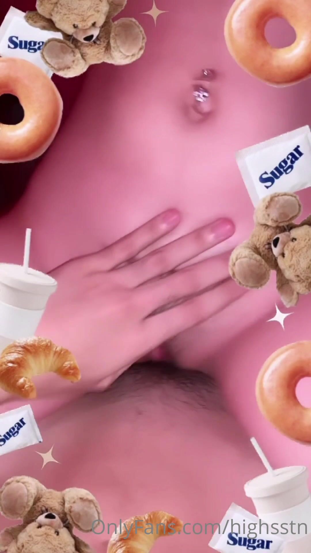 露臉才是王道萬人求檔OnlyFans極品網紅情侶褒姒私拍完結多情趣露臉激情肉戰很有代入感 (1)