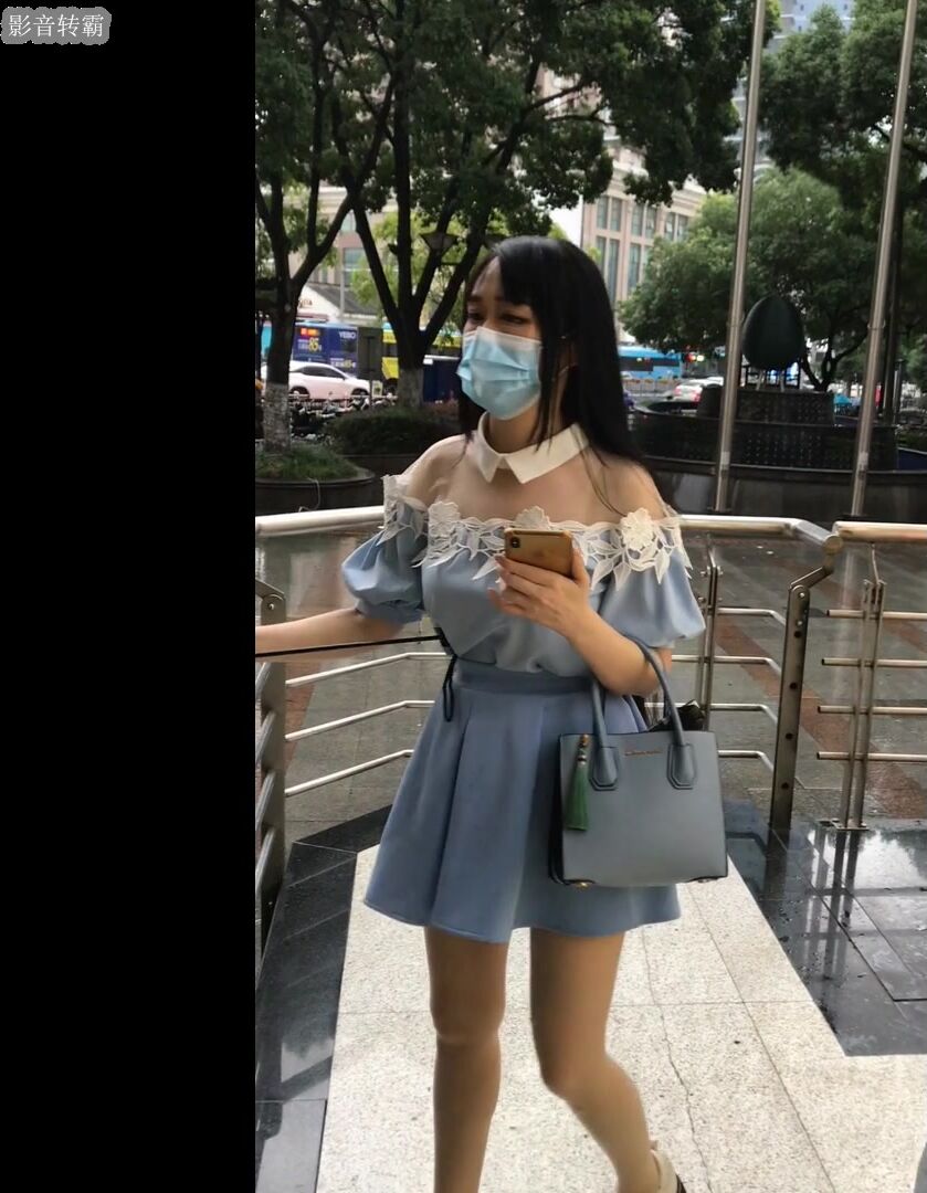 校園學生妹CD 偷拍大神學校專挑短裙學生妹 疑似內褲上有根逼毛 大膽刺激 高清 (13)