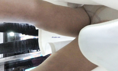 成都地鐵醫院抄底 驚現無內長腿美女 各式內內讓人噴血 幻想扒下推到啪啪 高清1080P版 (26)