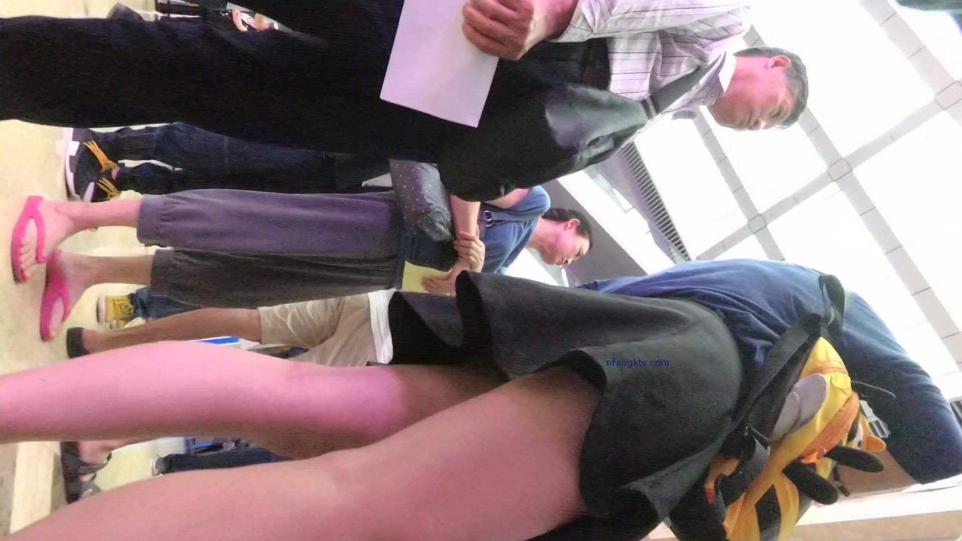 成都地鐵醫院抄底 驚現無內長腿美女 各式內內讓人噴血 幻想扒下推到啪啪 高清1080P版 (5)