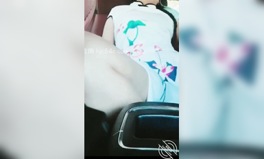 【最新封神❤️父女亂倫】海角社區女主視角亂倫新作-我的小計謀得逞 跟老爸來個車震 結果老媽電話打來……