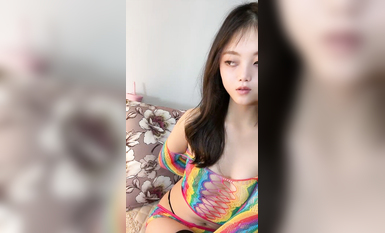 模特身材翹臀美腿小姐姐！性感連體黑網襪！振動棒磨蹭肥穴，翹屁股極度誘惑，從後面震動小穴