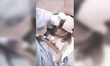 雙馬尾蘿莉『芽芽不乖』十月最新性愛私拍 和粉絲哥哥戶外車震 無套內射兩次 (2)