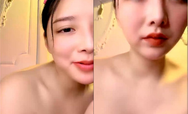 纯欲系南航空姐全程露脸发骚，逼逼都没毛了还刮呢，性感鲍鱼粉里透红给逼逼吃个枣，奶子也很正互动撩骚推荐.