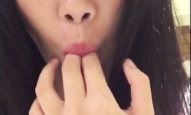 人前高冷私下極度反差大奶肥臀露臉妹【瑩瑩】與炮友造愛自拍視圖流出~邊呻吟邊說騷話 (4)