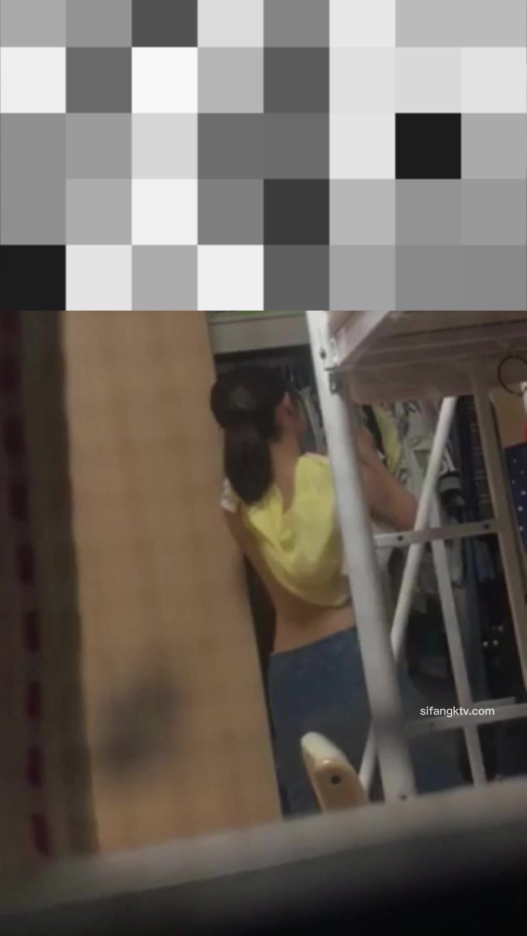 私房流出 精品推薦 五月新流出長期偷拍女生宿舍各種嫩妹 (11)