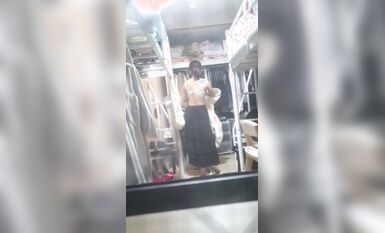 私房流出 精品推薦 五月新流出長期偷拍女生宿舍各種嫩妹 (4)