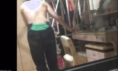 私房流出 精品推薦 五月新流出長期偷拍女生宿舍各種嫩妹 (6)