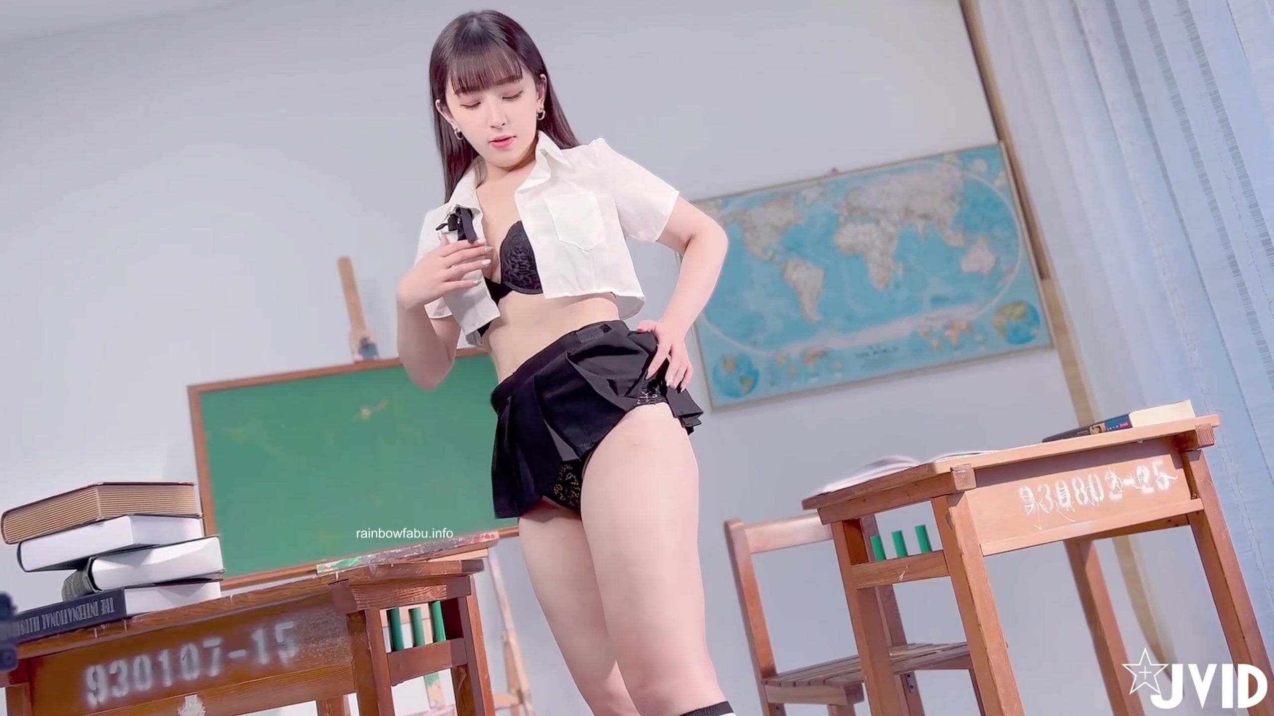 極品JVID嫵媚清純齊一身新人▌黛娜 ▌黑色蕾絲性感內衣 挺翹美乳稚嫩誘人裂縫 誘惑喜歡的男老師117P1V