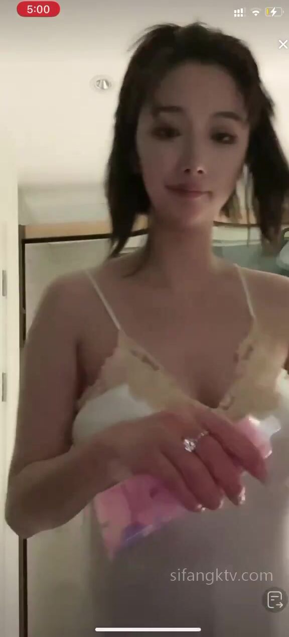 重磅 抖音直播技術性走光 熱舞 露底 美女雲集 (92)