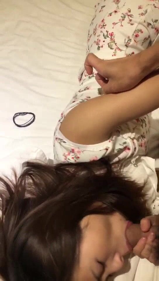 稚嫩漂亮嫩妹『清純女友』清純系妹子被大肉棒男友猛操 騎在妹子臉舔蛋蛋肉棒 完美露臉  (34)