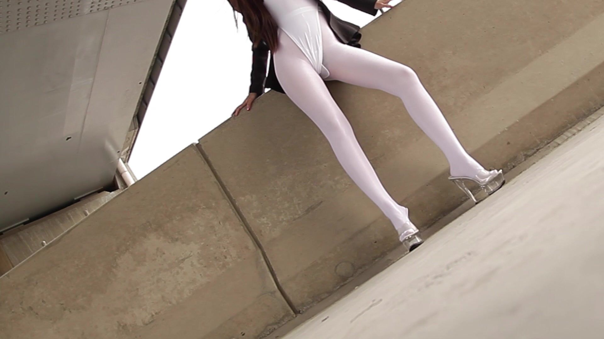 模特網鼻祖AISS愛絲鑽石VIP享有大尺度露點12部-公路魅影