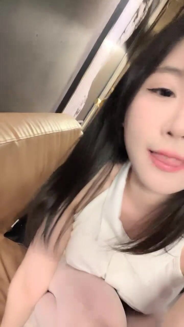 【京魚兒】19歲童顏巨乳 可愛貓女 神秘男舔逼 道具自慰 (7)