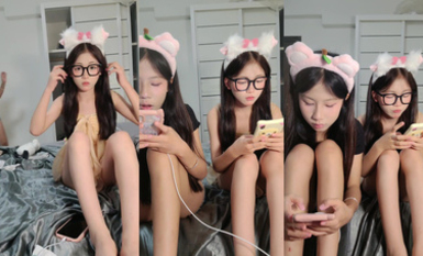 【糯米和小蟲】19清純少女姐妹花②，黑框眼鏡卡哇伊，脫光光跳蛋震穴，微毛超粉嫩小騷逼，一起翹起屁股看穴