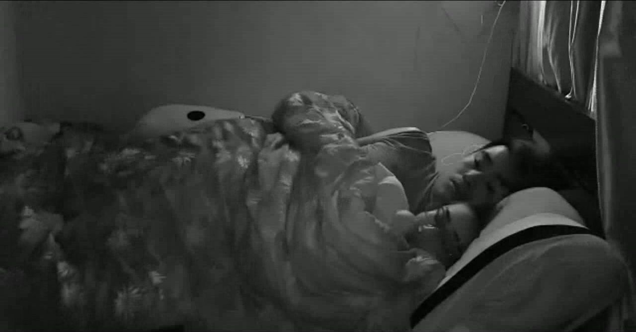 強烈推薦！旅館老闆【偷拍史上最美的滿級大美女】沒有之一！長得像湯唯 史上最美的清純美女與男友日常打炮 (27)