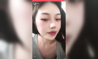 最新《瘋狂抖音》外篇之《抖音擦邊》眾女神直播中各種閃現走光刷邊 露毛露屁 凸點誘惑 (32)