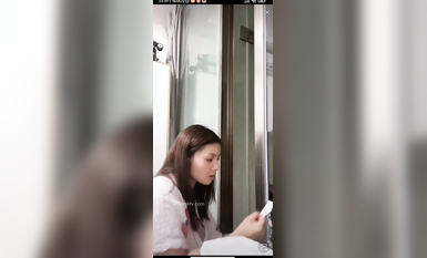 最新《瘋狂抖音》外篇之《抖音擦邊》眾女神直播中各種閃現走光刷邊 露毛露屁 凸點誘惑 (120)