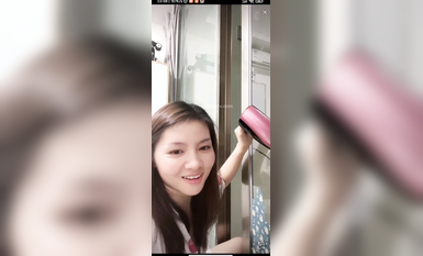 最新《瘋狂抖音》外篇之《抖音擦邊》眾女神直播中各種閃現走光刷邊 露毛露屁 凸點誘惑 (120)