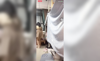 最新《瘋狂抖音》外篇之《抖音擦邊》眾女神直播中各種閃現走光刷邊 露毛露屁 凸點誘惑 (103)