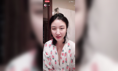 最新《瘋狂抖音》外篇之《抖音擦邊》眾女神直播中各種閃現走光刷邊 露毛露屁 凸點誘惑 (140)