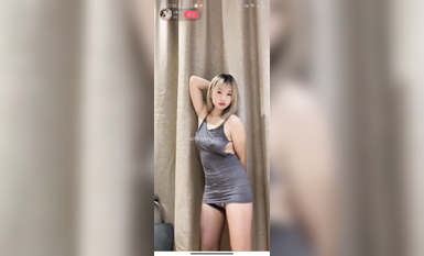 最新《瘋狂抖音》外篇之《抖音擦邊》眾女神直播中各種閃現走光刷邊 露毛露屁 凸點誘惑 (137)