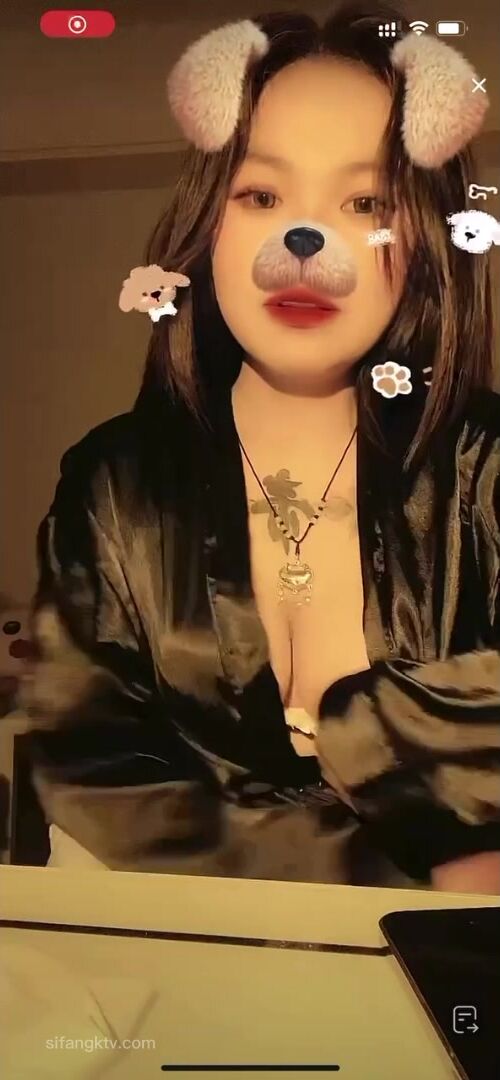 最新《瘋狂抖音》外篇之《抖音擦邊》眾女神直播中各種閃現走光刷邊 露毛露屁 凸點誘惑 (30)