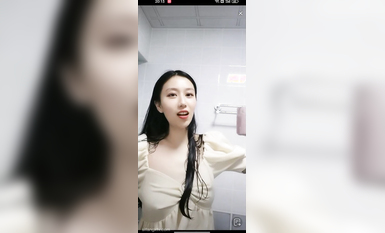 最新《瘋狂抖音》外篇之《抖音擦邊》眾女神直播中各種閃現走光刷邊 露毛露屁 凸點誘惑 (118)