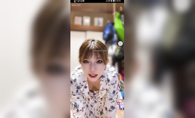 最新《瘋狂抖音》外篇之《抖音擦邊》眾女神直播中各種閃現走光刷邊 露毛露屁 凸點誘惑 (34)