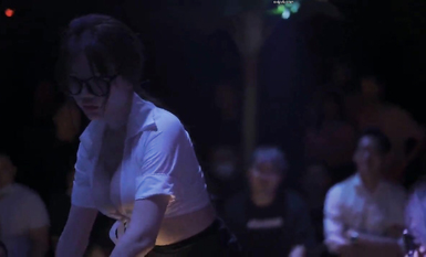 完美露臉SS級魔鬼身材終極美穴上流明星級反差婊RosesJoo私拍金主的玩物戶外露出雙飛調教 (44)