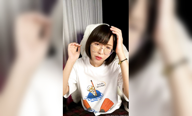 萬狼求檔OnlyFans斯文眼鏡反差小姐姐【deerlong】私拍合集,極品中的極品天生的肉便器,純情少女展現精湛口活兒口爆吞精 (15)