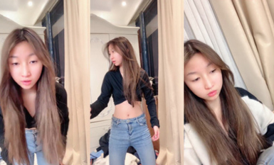 19歲清純美乳學妹【19女娘子】宿舍偷播 和閨蜜一起互玩 (3)