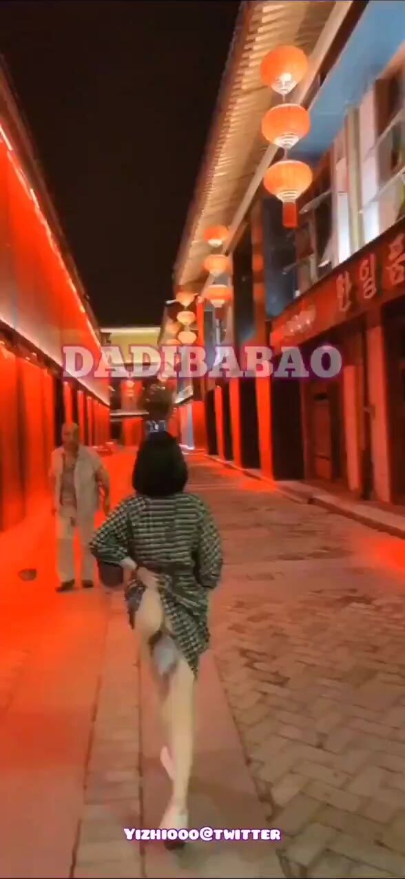 抖音80W粉絲推特網紅超萌蘿莉反差婊一隻喔私拍視圖大量流出人前露出3P喝尿野戰騷中極品 (149)