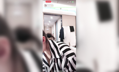 最新《瘋狂抖音》外篇之《抖音擦邊2》顏值主播各顯神通 閃現走光 刷邊尿尿熱舞 扣逼漏奶 (91)