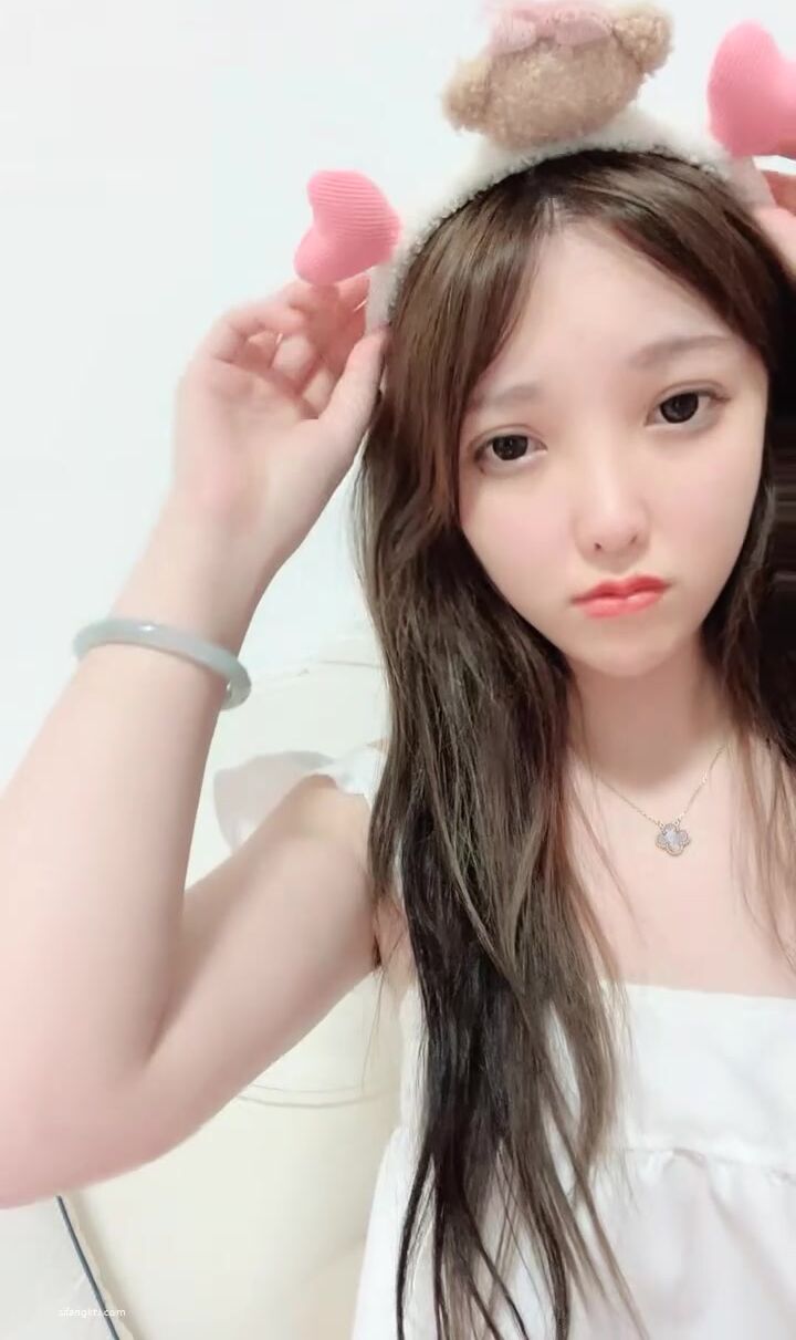 【小奕可】【小一可】新人下海 顏值學妹 跳蛋自慰噴水 (10)