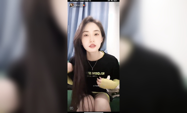 最新《瘋狂抖音》外篇之《抖音擦邊4》顏值主播各顯神通 閃現走光 刷邊瘋狂作死 扣逼漏奶 (133)