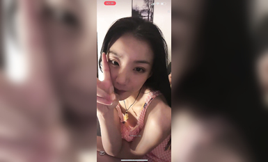 最新《瘋狂抖音》外篇之《抖音擦邊4》顏值主播各顯神通 閃現走光 刷邊瘋狂作死 扣逼漏奶 (2)