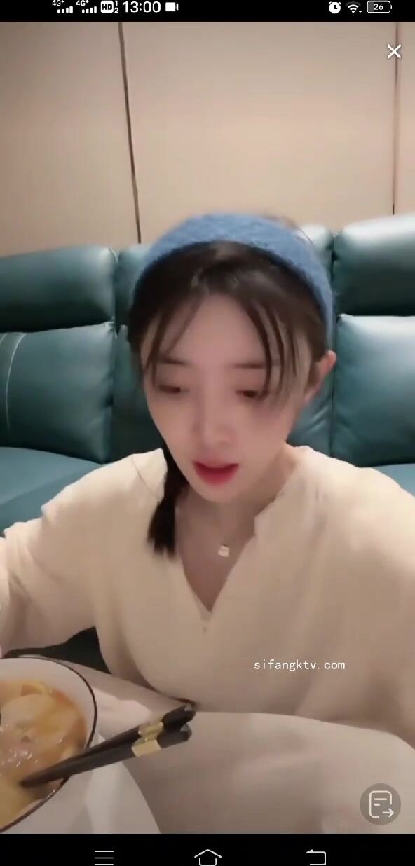 最新《瘋狂抖音》外篇之《抖音擦邊4》顏值主播各顯神通 閃現走光 刷邊瘋狂作死 扣逼漏奶 (262)