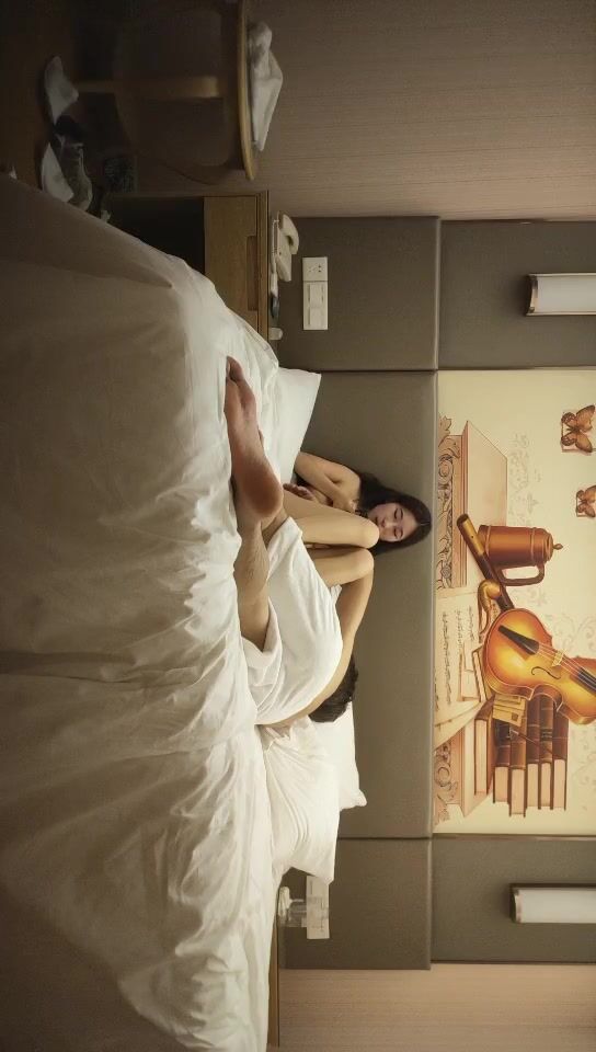 【大屌生無可戀】，重金約外圍，22歲正青春，極品高顏值，錢到位隨便操，黑絲美腿C罩杯