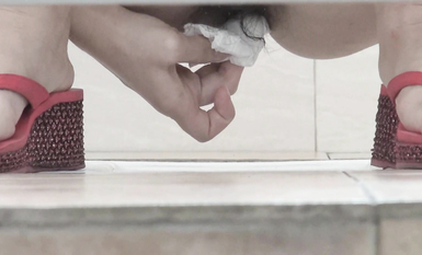 坑神守候公園景點女廁連續偸拍多位靚麗小姐姐方便現場實拍特寫私處同步出來後露臉全身無水印原版 (9)