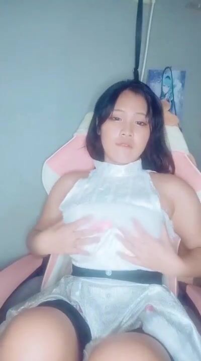 外站精品流出 極品騷逼反差婊Dilapye個人自慰SHOW及與男友啪啪視頻 (6)